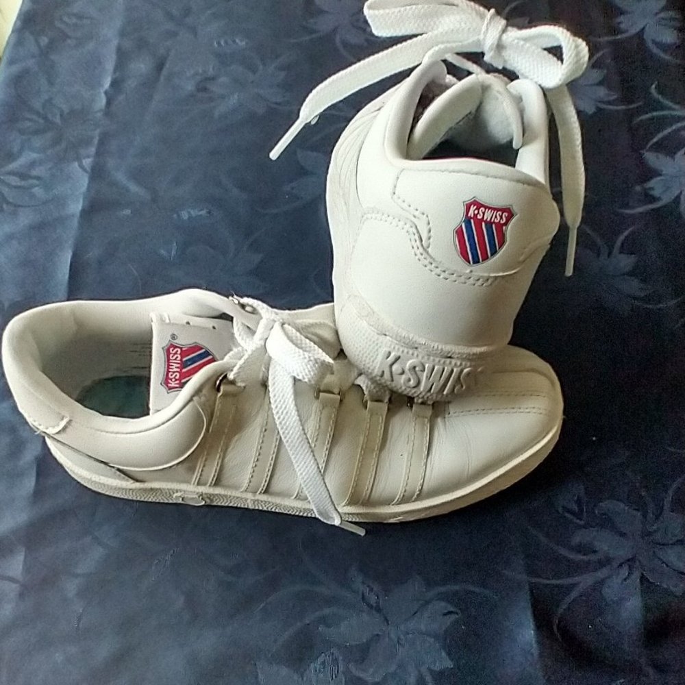 K Swiss Leather Sneakers White Tennis Shoes sz 1.5 Sports Unisex Girl's Casual